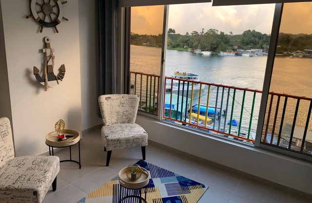 Apartamento avenida malecón 5to piso vista al lago