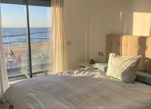 Apartamento con piscina en el Paseo Cruz del Mar