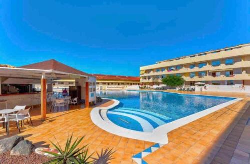 Apartamento con vistas al mar y Piscina en Playa Paraiso