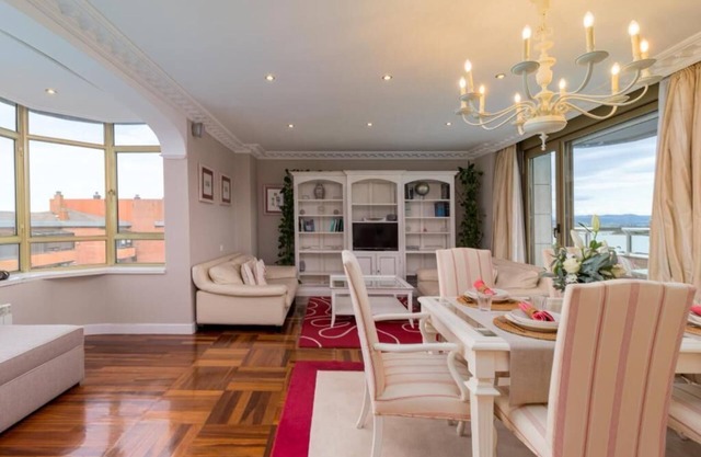 Apartamento Junto Playa Sardinero Con Parking