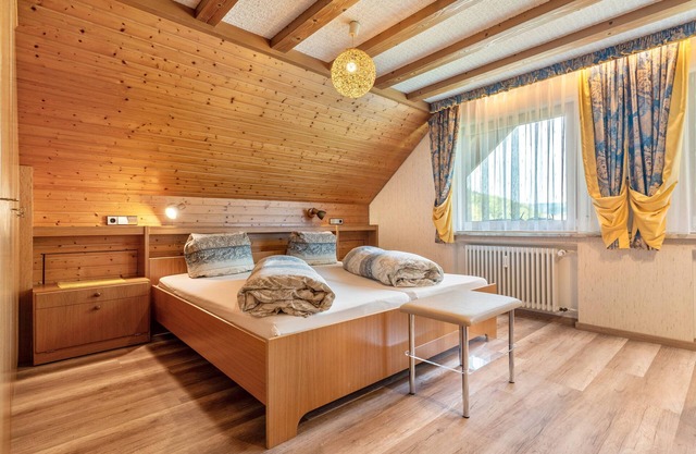 Apartment 'Doppelzimmer 4' with Mountain View and Wi-Fi