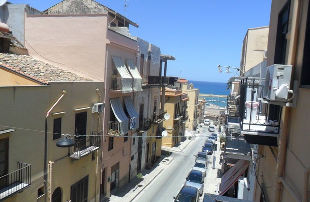 Apartment in the historic center with air conditioning, bed linen and towels