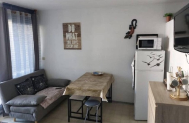 Apartment 100m from the beach with parking!