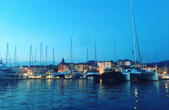 Apartment 200m from the beach with parking in the heart of Saint Florent!