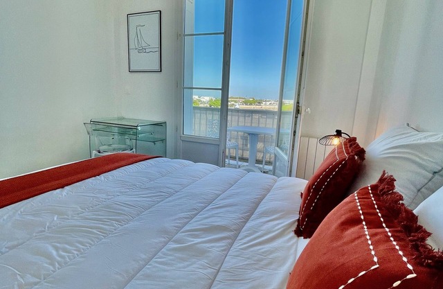 Apartment 3*- 6 persons, elevator, parking, full sea view
