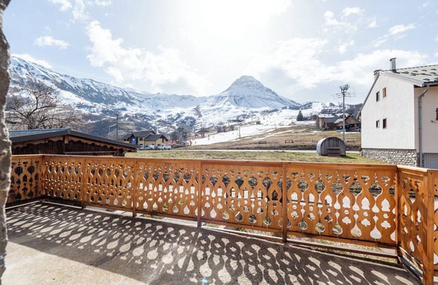 Apartment "Albiez Montrond" with Mountain View, Balcony and Wi-Fi