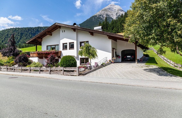 Apartment "Anni" with Mountain View, Shared Terrace & Wi-Fi