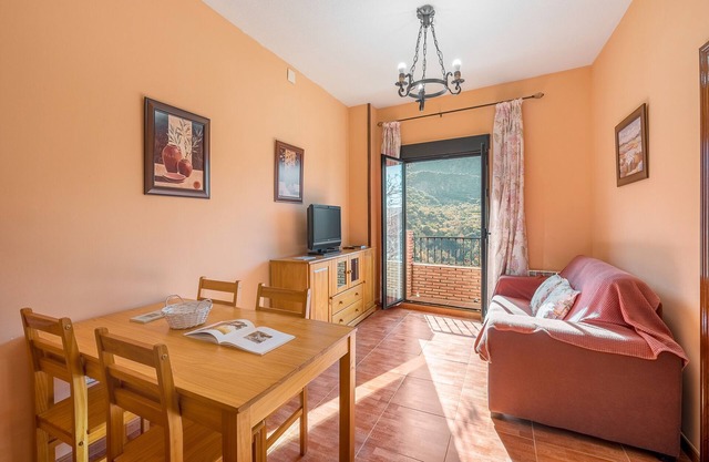 Apartment 'Apartamento De 1 A 2 Personas' with Balcony and Wi-Fi