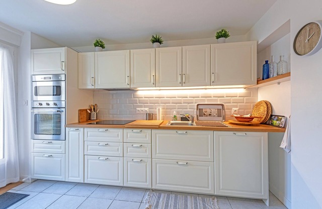 Apartment 'Appartement 85m2 À 2kms Plage' with Private Terrace, Private Garden and Wi-Fi