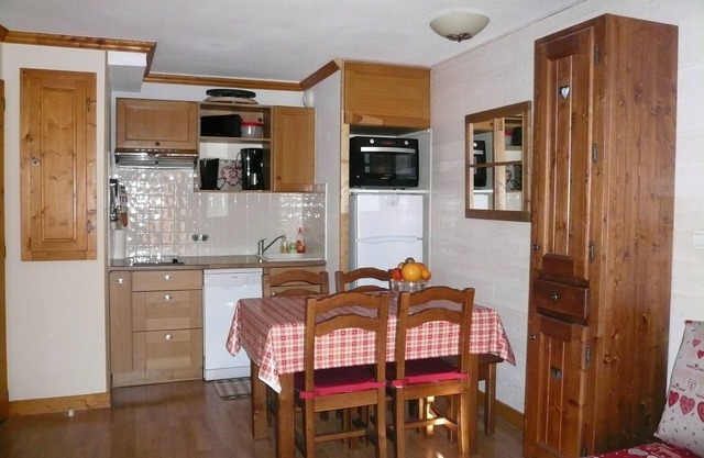 Apartment at the foot of the slopes, 3 * furnished with tourism, SOUTH balcony, Pk. covered