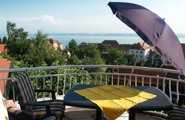 Apartment B with lake and mountain view