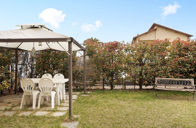 Apartment 'B179 Riva- Trilocale Con Giardino' with private terrace and private garden