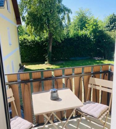 Apartment beim Schloss Ort mit Balkon und Parkplatz