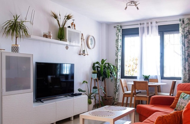 Apartment by the sea only families or couples