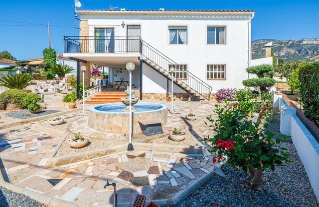 Apartment 'Can Sant Joan' with Sea View, Wi-Fi and Air Conditioning