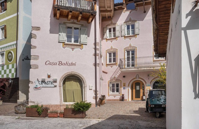 Apartment 'Casa Batistei Ribes' with Lake View, Balcony and Wi-Fi