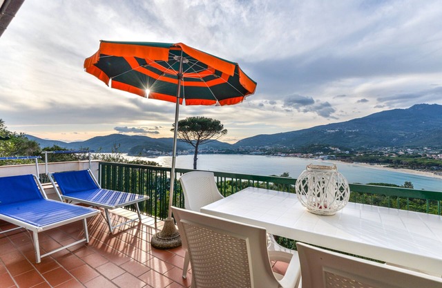 Apartment 'Casa Clara' with Sea View, Terrace & Wi-Fi