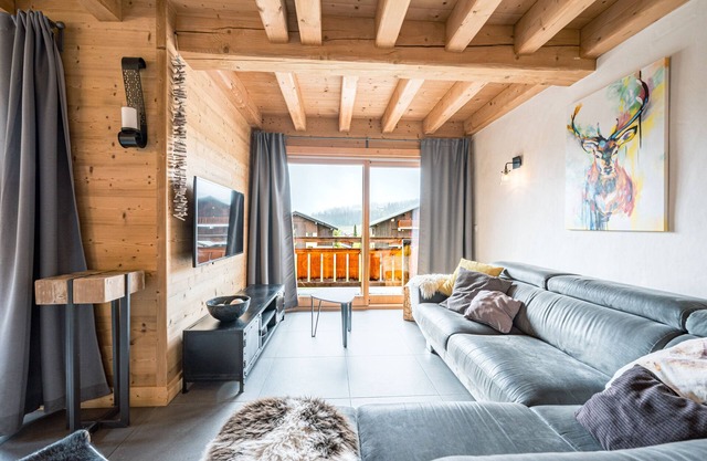 Apartment 'Chalet B - o Saisies' with Mountain View, Balcony and Wi-Fi
