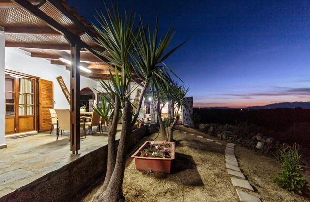 Apartment 'Christine House Platanias' with Sea View, Wi-Fi and Air Conditioning