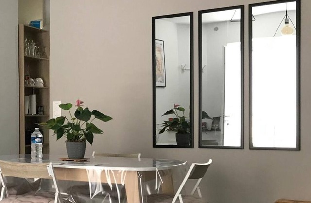 Apartment CLIMATISE Plein center ville de NIMES