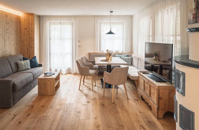 Apartment 'Désirée - Fanes' with Mountain View, Balcony and Wi-Fi