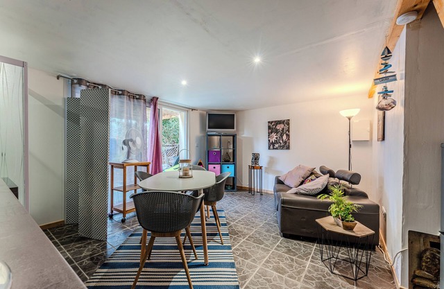 Apartment "Duplex À Deux Pas De L'océan" with Private Terrace, Wi-Fi and Air Conditioning