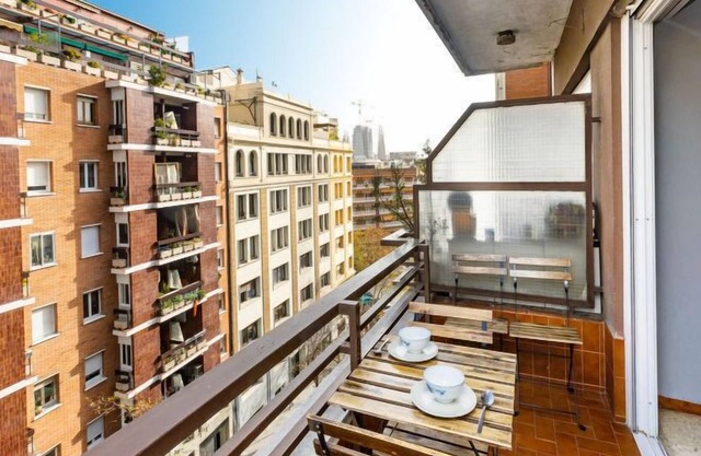 Apartment Eixample Dret in Barcelona - 4 persons, 3 bedrooms
