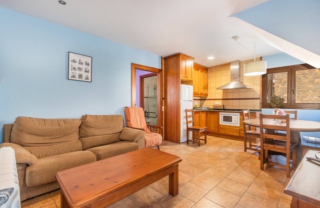 Apartment 'El Paller' with Mountain View and Private Garden