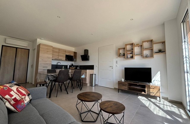 Apartment F3 center La Motte