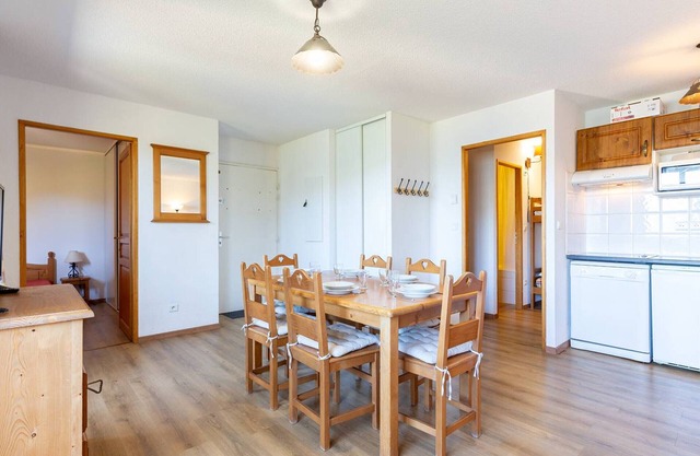 Apartment for 6 in Peyragudes with parking and pets allowed