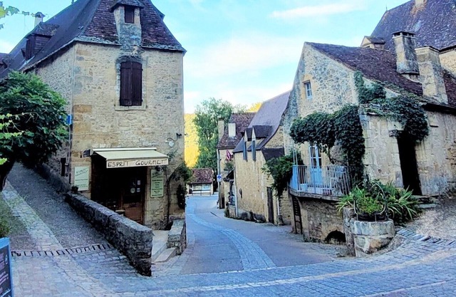 Apartment for 4 people in the heart of Beynac with all shops