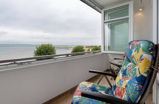 Apartment 'Förde-Traumblick 2' with Sea View, Balcony and Wi-Fi