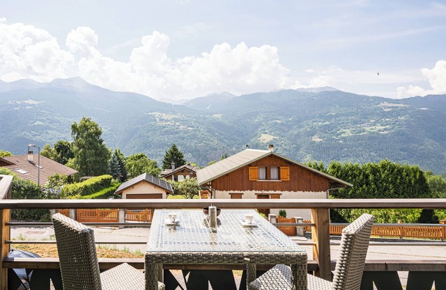 Apartment 'La Côte D'Aime 44m2' with Mountain View, Shared Terrace and Wi-Fi