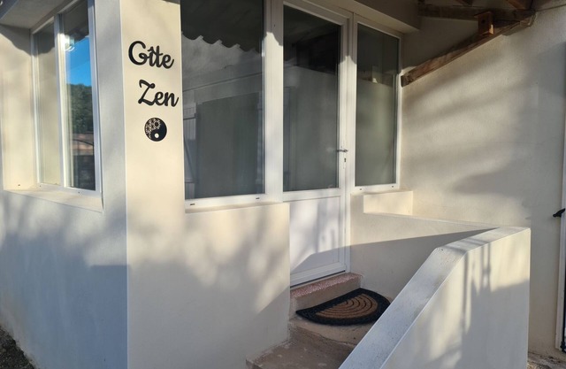 Apartment 'Gîte Zen' with Mountain View, Shared Pool and Wi-Fi