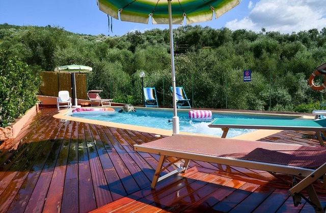 Apartment 'Gli Angeli Agriturismo - Papà Nino' with Shared Pool, Wi-Fi and Air Conditioning