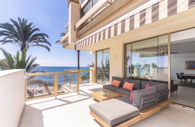 Apartment 'Great First Line Amazing Terrace' with Sea View, Wi-Fi and Air Conditioning