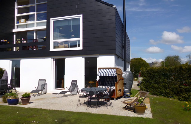 Apartment 'Haus Erika' with Shared Terrace, Shared Garden and Wi-Fi