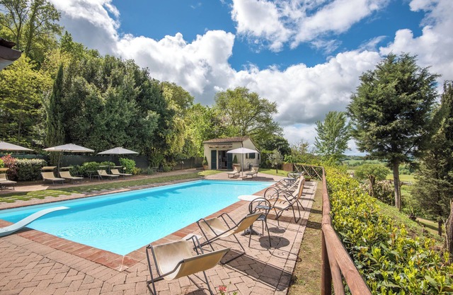 Apartment "Il Paradiso - Ocra" with Shared Pool & Wi-Fi