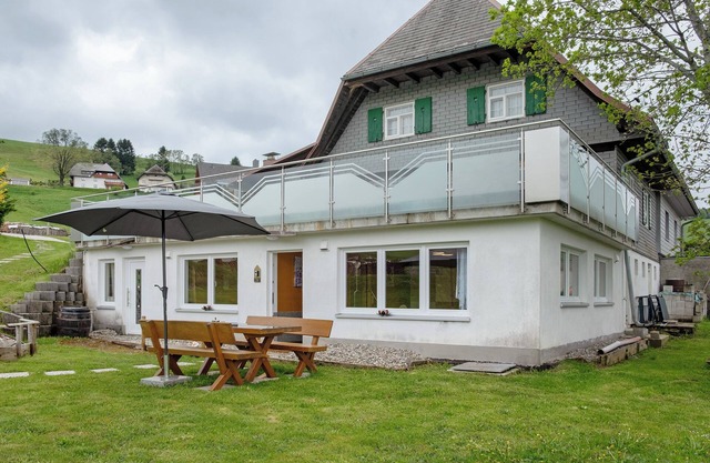 Apartment 'Im Grünen' with Mountain View, Private Garden and Wi-Fi
