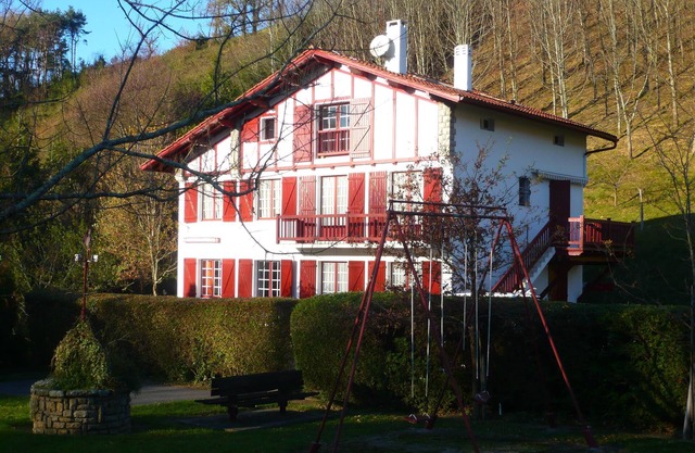Apartment in a traditional house close to the most beautiful beach in the Basque country