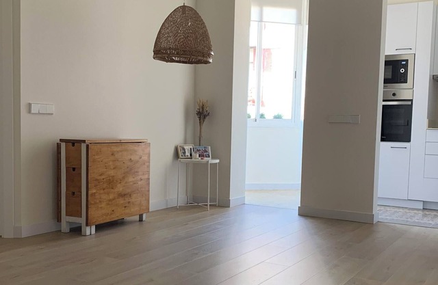 Apartment in Barcelona ideal for couples. 10 minutes walk from Sants station!
