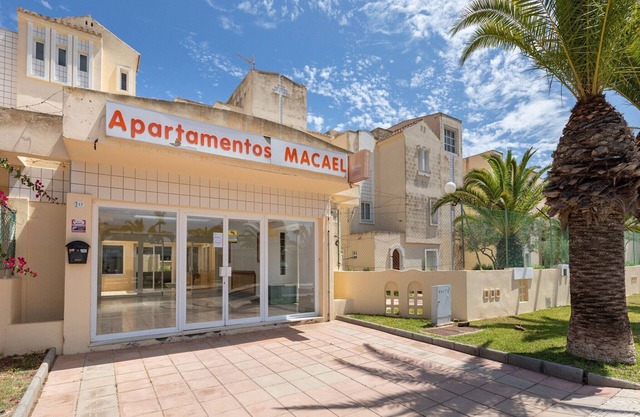 Apartment in Roquetas near the Beach