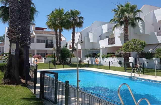 Apartment in Islantilla (Golf) with magnificent common areas and swimming pool.