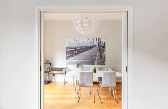 Apartment in Milan with 2 bedrooms sleeps 6