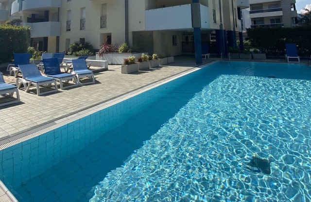 Apartment in the city centre with pool