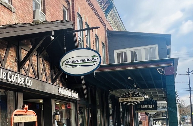 Apartment in the HEART of Ellicottville Village!