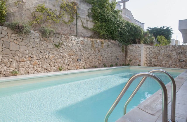 Apartment 2 With Pool And Sea View