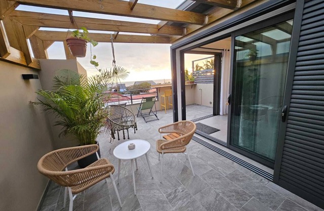 Apartment Joly brise 4 in Terre Sainte near small beach/CHU