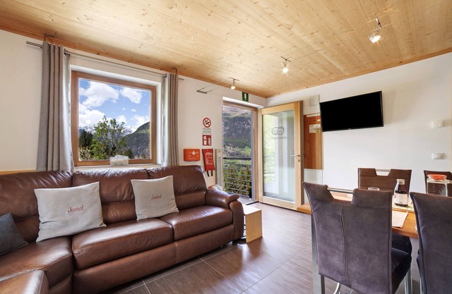 Apartment 'Joshof Bergblick' with Mountain View, Balcony and Wi-Fi