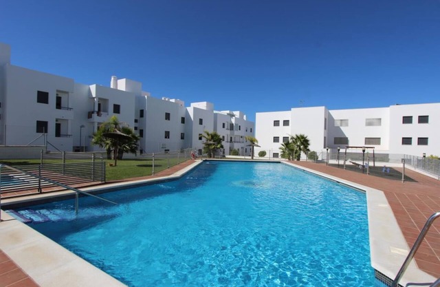 Apartment Kandi - Apartment with balcony and communal pool
